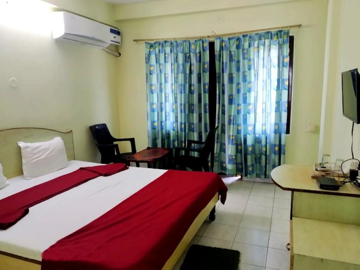Hotel Asish Puri Exterior photo